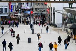 Blick vom Hauptbahnhof auf die Einkaufsstraße Alte Freiheit in der Elberfelder Innenstadt